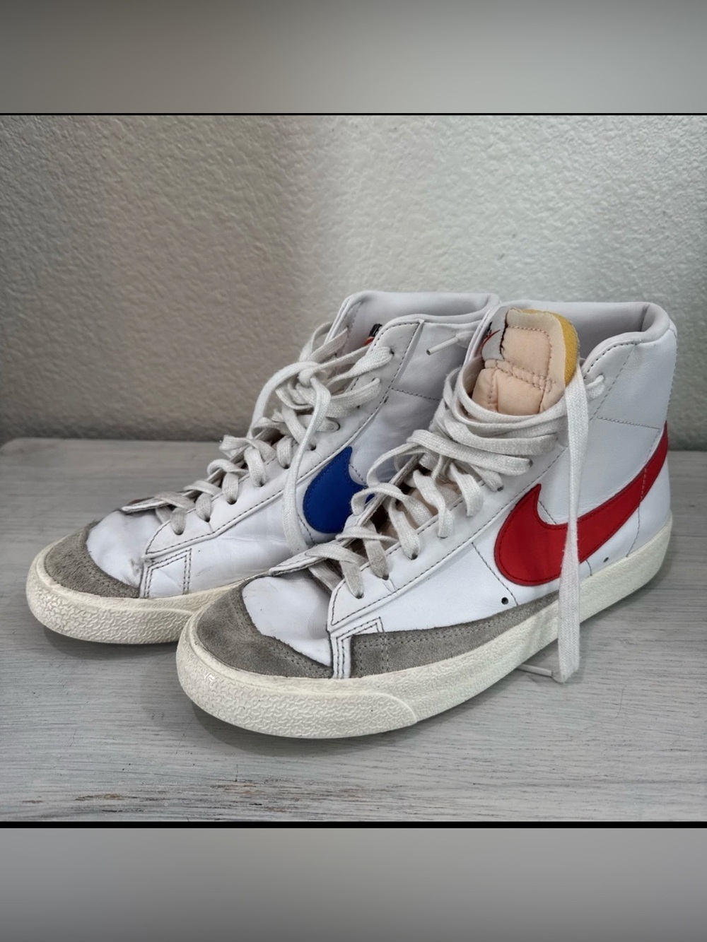 Nike Blazer Mid ’77 Vintage High Top Sneakers White Red Blue Mens Size 8 Shoes